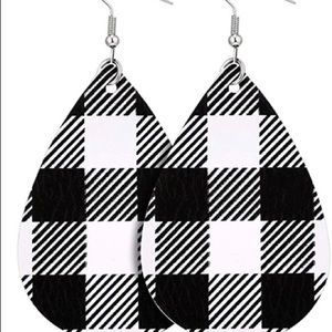 NIP Buffalo Plaid Teardrop Earrings